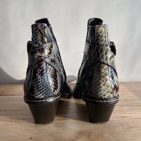 Donald J. Pliner- Western Couture Bootie - Picture 3 of 15